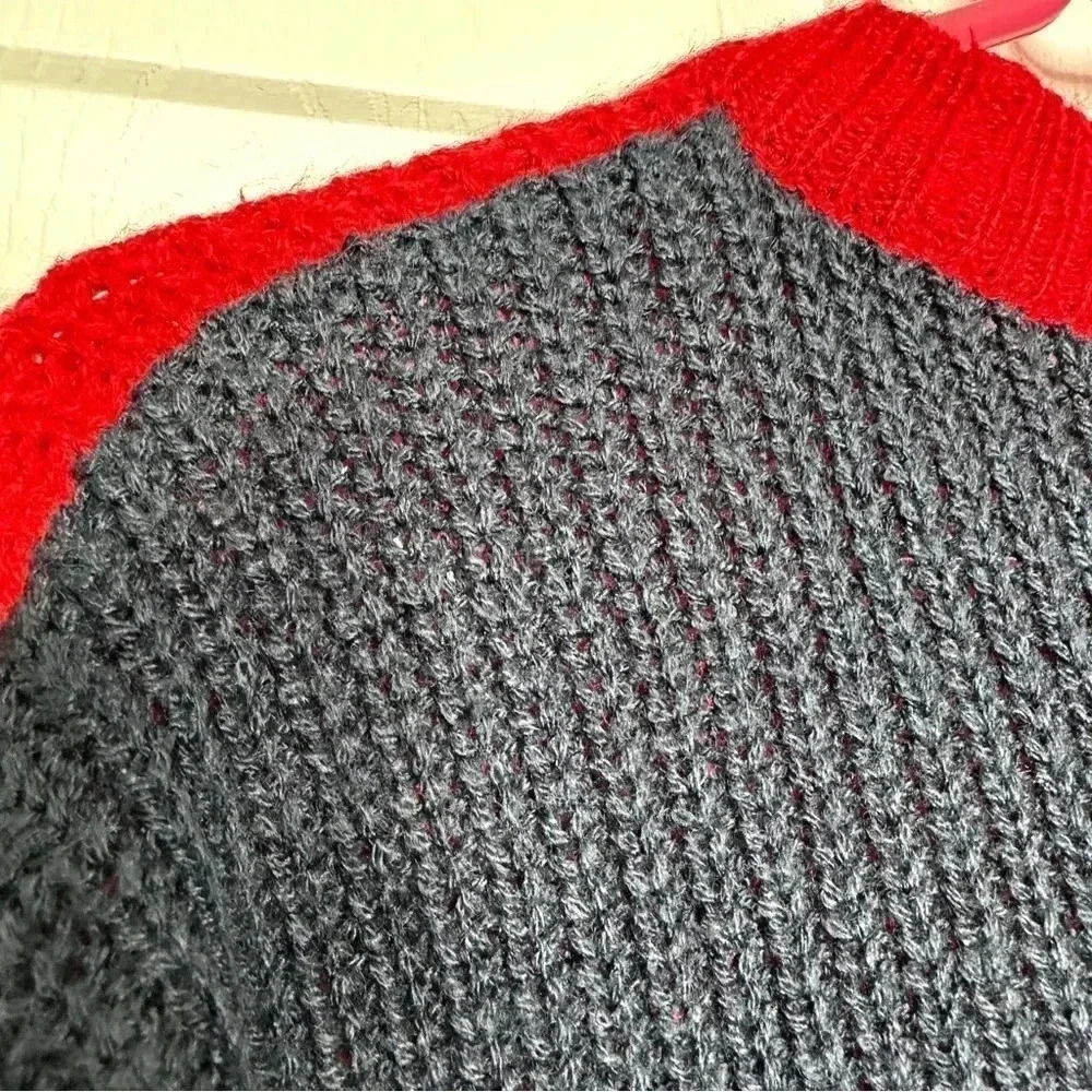 Bluenotes Cable knit Sweater Crewneck Chevron Red, White, & Blue Size Medium - Picture 13 of 16